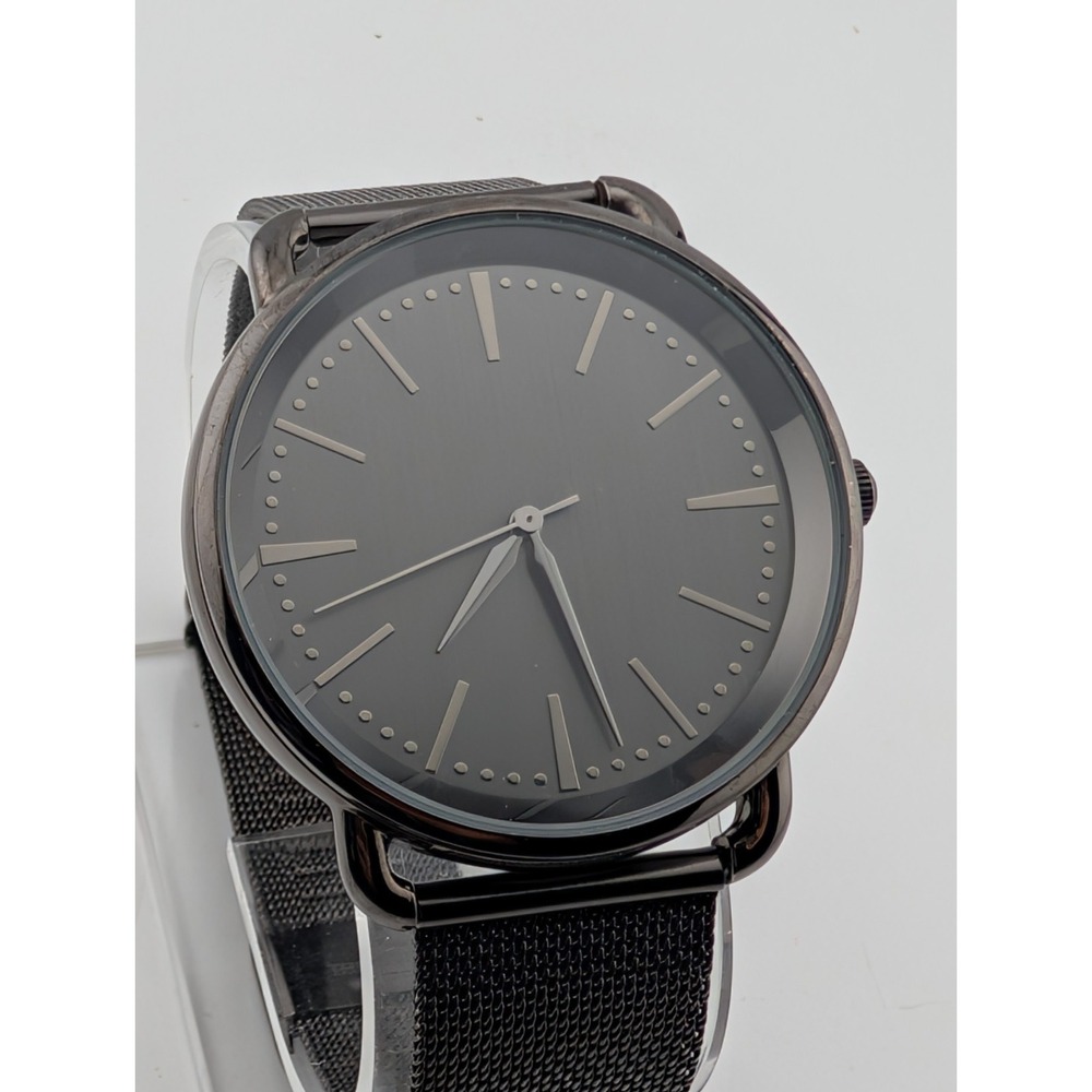 Men's Quartz‎ Watch 42mm Case Black Mesh Metal Band- New Battery
